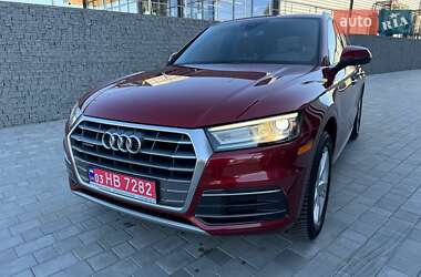 Внедорожник / Кроссовер Audi Q5 2018 в 