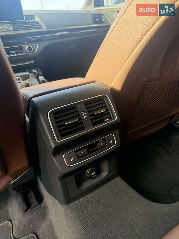 Внедорожник / Кроссовер Audi Q5 2018 в Киеве