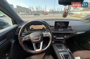 Внедорожник / Кроссовер Audi Q5 2018 в 