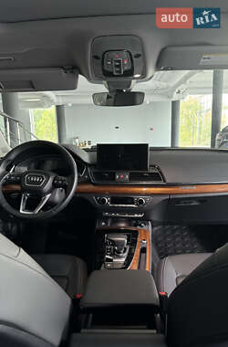Внедорожник / Кроссовер Audi Q5 2022 в 