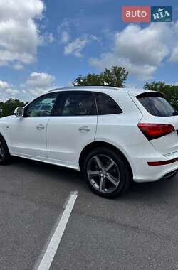 Внедорожник / Кроссовер Audi Q5 2016 в 