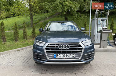 Внедорожник / Кроссовер Audi Q5 2017 в 