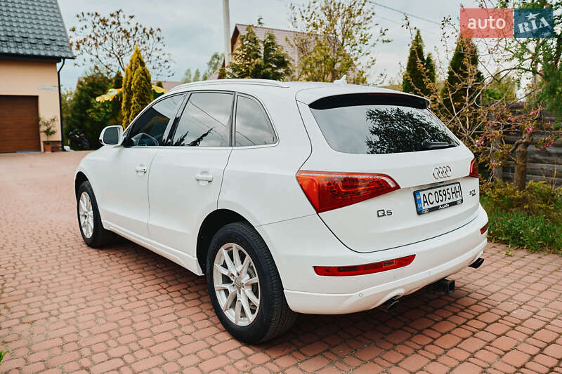 Внедорожник / Кроссовер Audi Q5 2011 в Камне-Каширском