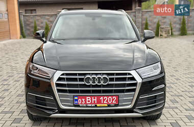 Внедорожник / Кроссовер Audi Q5 2018 в 