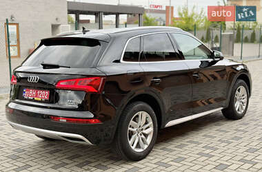Внедорожник / Кроссовер Audi Q5 2018 в 