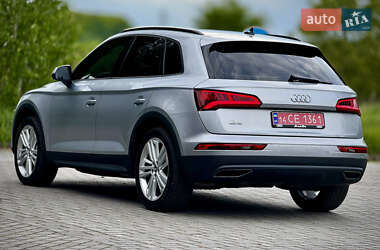 Позашляховик / Кросовер Audi Q5 2020 в 