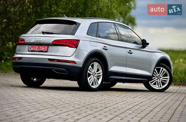 Позашляховик / Кросовер Audi Q5 2020 в 