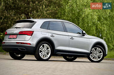 Позашляховик / Кросовер Audi Q5 2020 в 