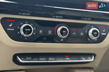 Позашляховик / Кросовер Audi Q5 2020 в 
