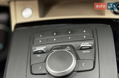 Позашляховик / Кросовер Audi Q5 2020 в 