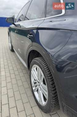 Внедорожник / Кроссовер Audi Q5 2020 в 