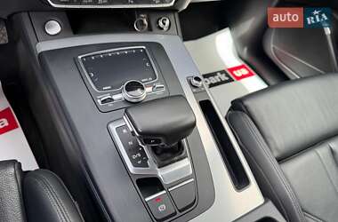 Внедорожник / Кроссовер Audi Q5 2020 в 