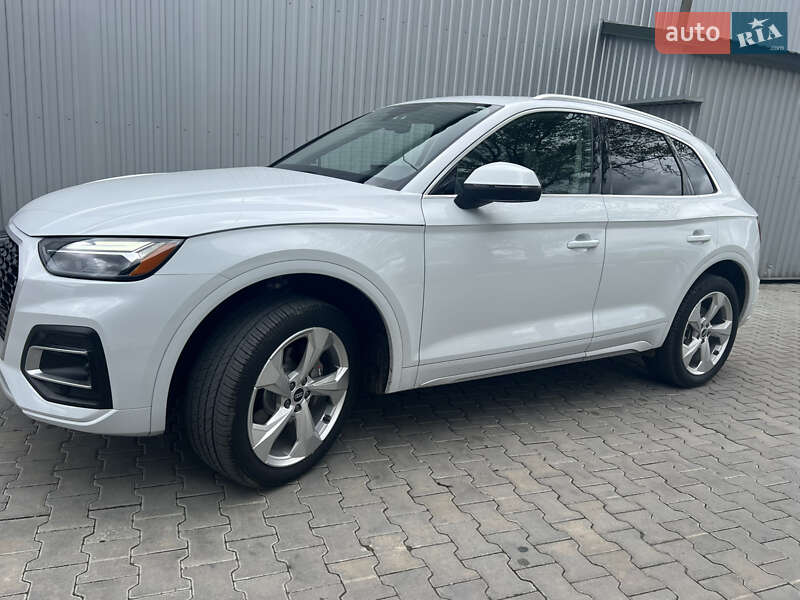 Позашляховик / Кросовер Audi Q5 2021 в Стрию