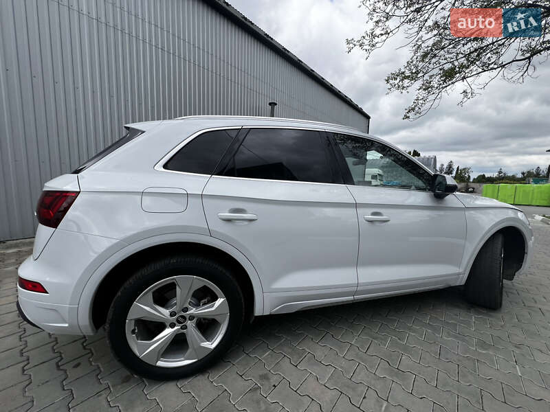 Позашляховик / Кросовер Audi Q5 2021 в Стрию