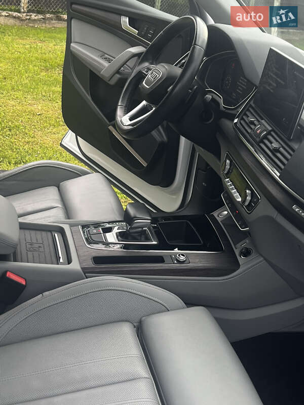 Позашляховик / Кросовер Audi Q5 2021 в Стрию