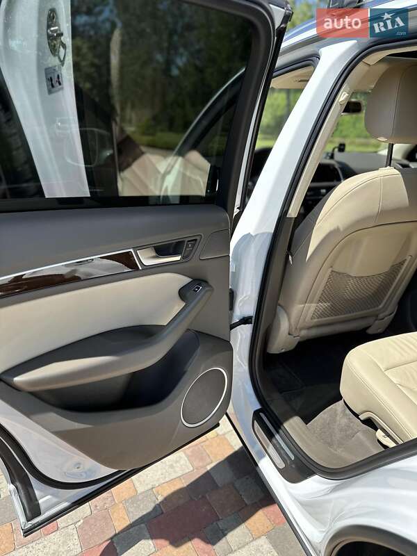 Внедорожник / Кроссовер Audi Q5 2015 в Миргороде