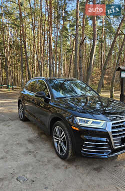 Внедорожник / Кроссовер Audi Q5 2018 в 