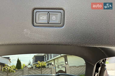 Внедорожник / Кроссовер Audi Q5 2022 в 