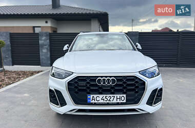 Внедорожник / Кроссовер Audi Q5 2022 в 