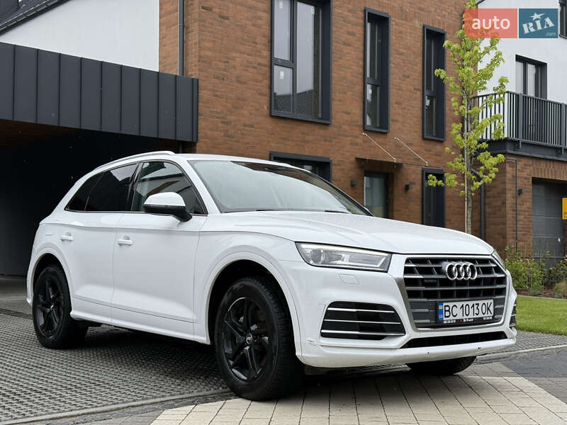 Позашляховик / Кросовер Audi Q5 2018 в 