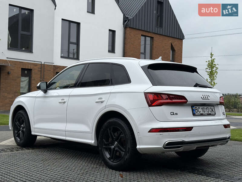 Позашляховик / Кросовер Audi Q5 2018 в Львові