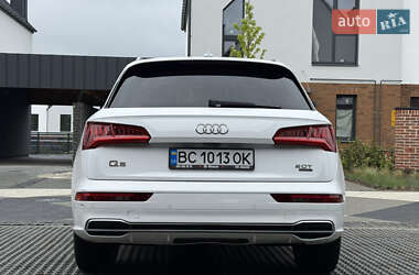 Позашляховик / Кросовер Audi Q5 2018 в 