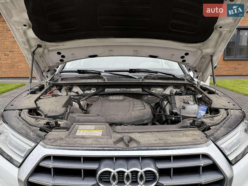 Позашляховик / Кросовер Audi Q5 2018 в Львові