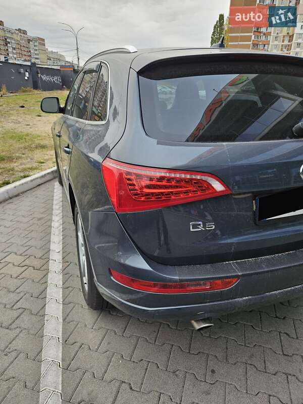 Внедорожник / Кроссовер Audi Q5 2010 в Киеве