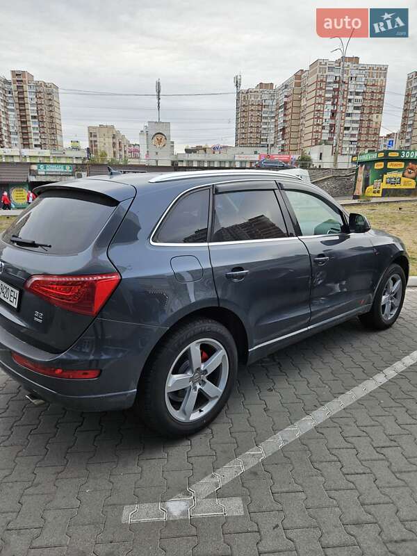 Внедорожник / Кроссовер Audi Q5 2010 в Киеве