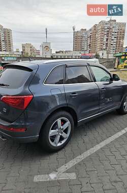 Внедорожник / Кроссовер Audi Q5 2010 в 