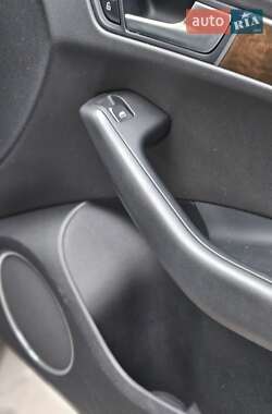Внедорожник / Кроссовер Audi Q5 2010 в 