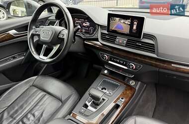 Внедорожник / Кроссовер Audi Q5 2018 в 