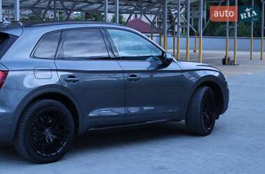 Внедорожник / Кроссовер Audi Q5 2018 в 