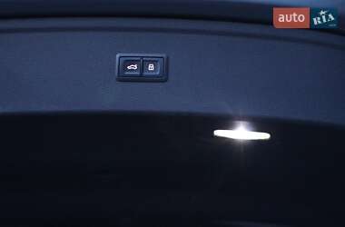 Внедорожник / Кроссовер Audi Q5 2018 в 