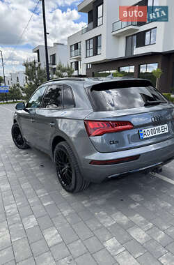 Внедорожник / Кроссовер Audi Q5 2018 в 