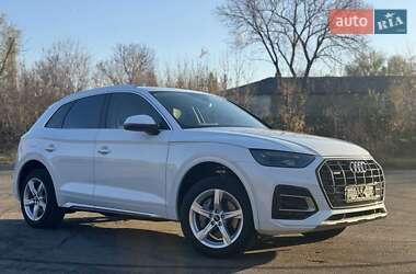 Позашляховик / Кросовер Audi Q5 2021 в 