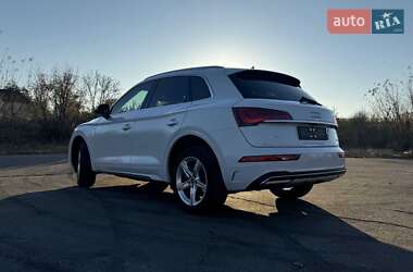 Позашляховик / Кросовер Audi Q5 2021 в 