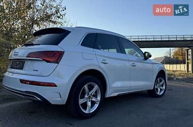 Позашляховик / Кросовер Audi Q5 2021 в 