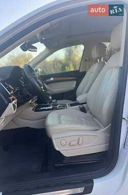 Позашляховик / Кросовер Audi Q5 2021 в 