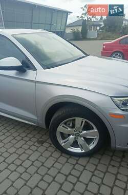 Внедорожник / Кроссовер Audi Q5 2018 в 