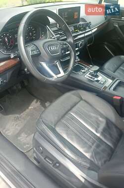 Внедорожник / Кроссовер Audi Q5 2018 в 