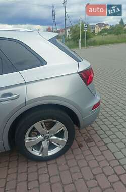 Внедорожник / Кроссовер Audi Q5 2018 в 
