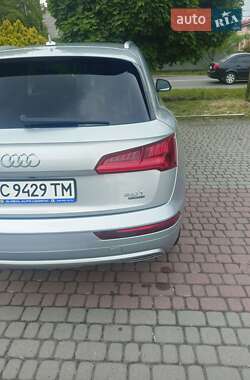 Внедорожник / Кроссовер Audi Q5 2018 в 