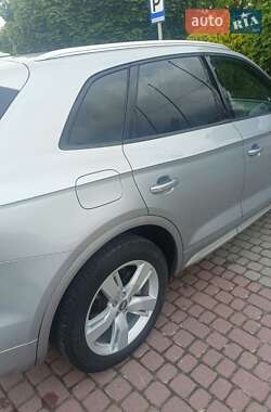 Внедорожник / Кроссовер Audi Q5 2018 в 