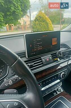 Внедорожник / Кроссовер Audi Q5 2018 в 