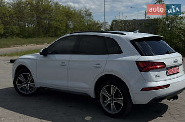 Внедорожник / Кроссовер Audi Q5 2020 в 