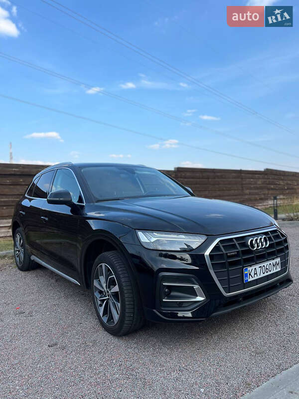 Внедорожник / Кроссовер Audi Q5 2021 в 