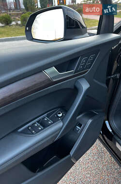 Внедорожник / Кроссовер Audi Q5 2021 в 