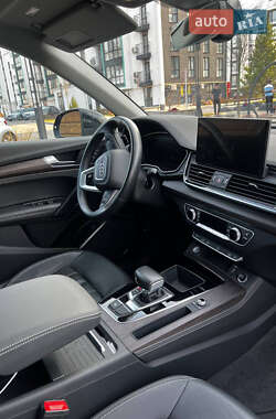 Внедорожник / Кроссовер Audi Q5 2021 в 