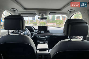 Внедорожник / Кроссовер Audi Q5 2021 в 